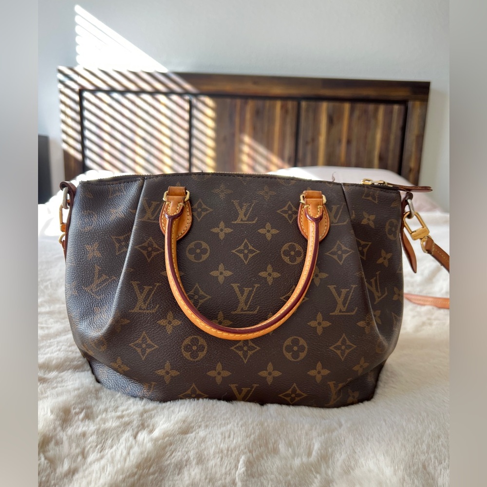 Louis Vuitton Turenne PM Monogram Women’s Bag - Picture 2 of 15